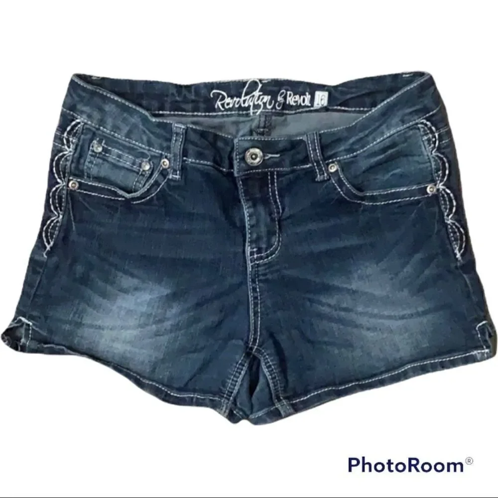 Revolution by Revolt shorts juniors 16